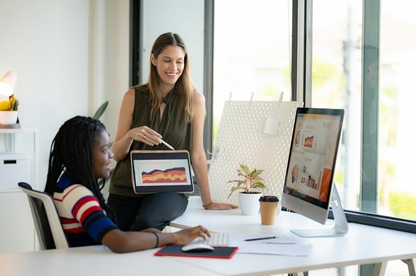 Where can visitors join detailed workshops on the history of British silk making in Macclesfield?